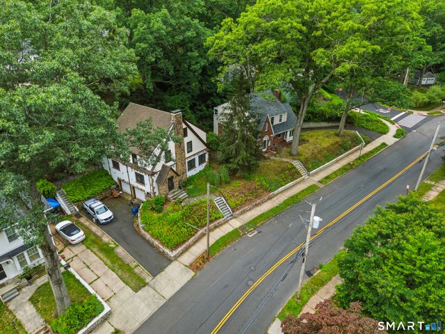 130 Marvelwood Drive, New Haven, CT 06515