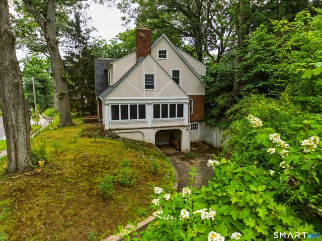 130 Marvelwood Drive, New Haven, CT 06515
