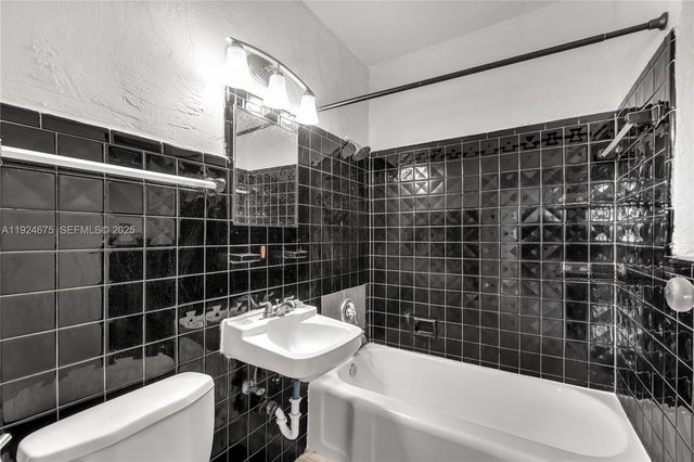 7525 NE Miami Ct, Miami, FL 33138