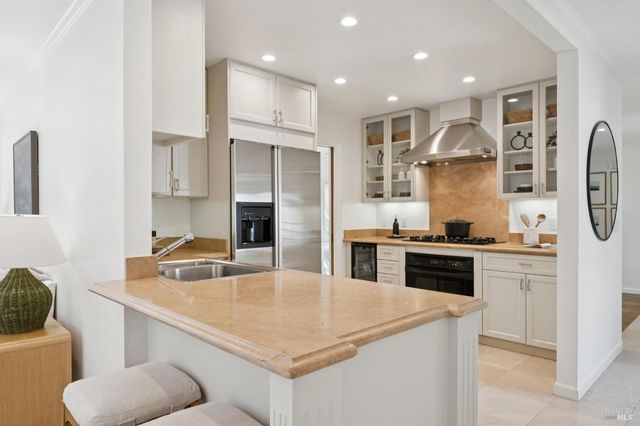 23 Corte Del Rey, San Rafael, CA 94903