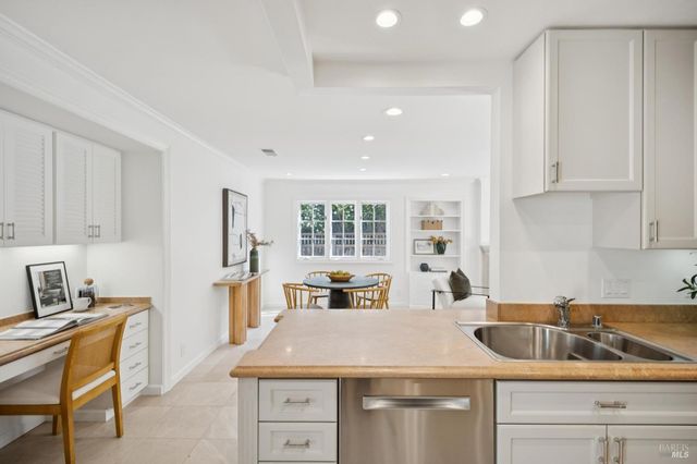 23 Corte Del Rey, San Rafael, CA 94903