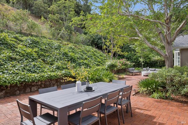 23 Corte Del Rey, San Rafael, CA 94903