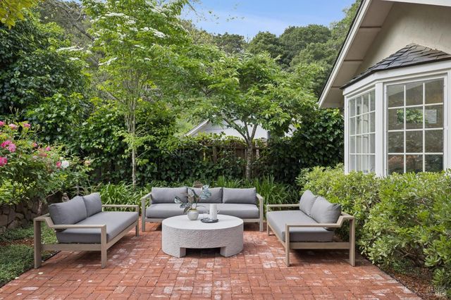 23 Corte Del Rey, San Rafael, CA 94903