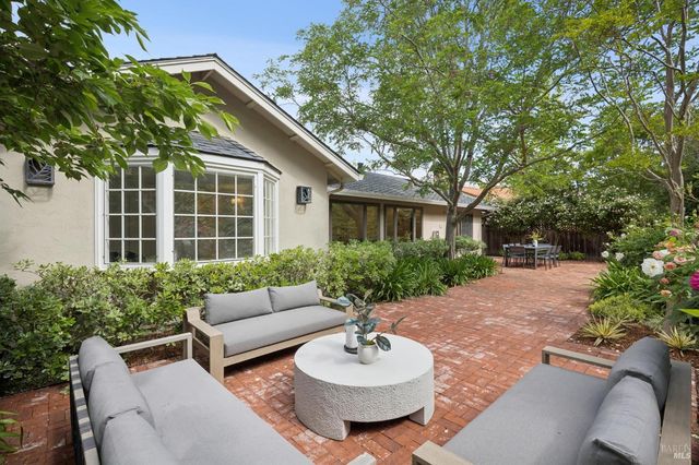 23 Corte Del Rey, San Rafael, CA 94903