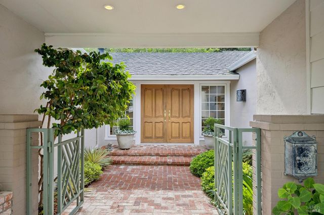 23 Corte Del Rey, San Rafael, CA 94903