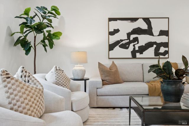 23 Corte Del Rey, San Rafael, CA 94903