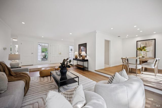 23 Corte Del Rey, San Rafael, CA 94903