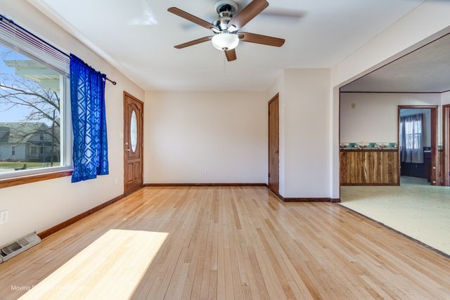 284 Washington Avenue, Hampshire, IL 60140