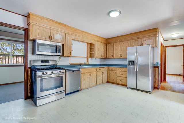 284 Washington Avenue, Hampshire, IL 60140