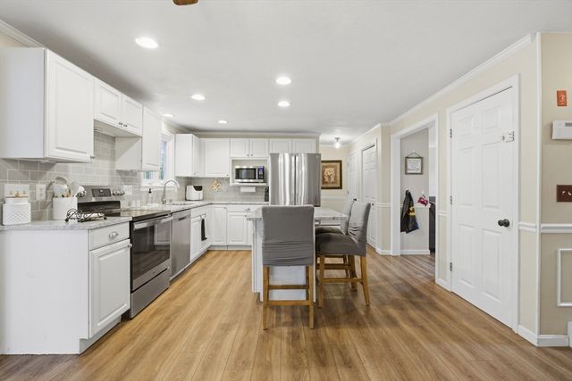 53 Forest Hill Drive, Taunton, MA 02780