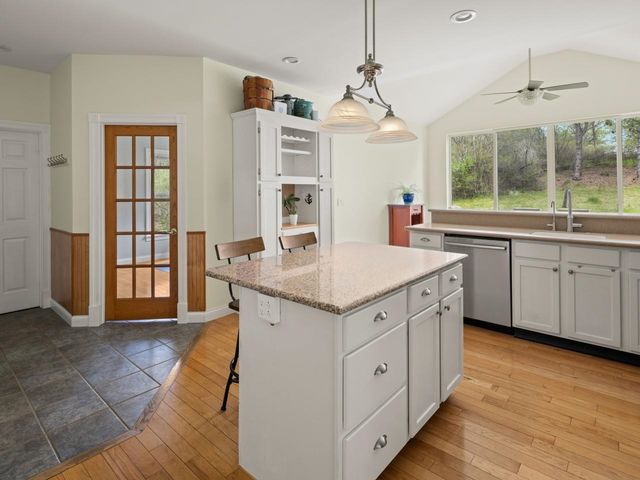 29 Maeck Farm Road, Shelburne, VT 05482