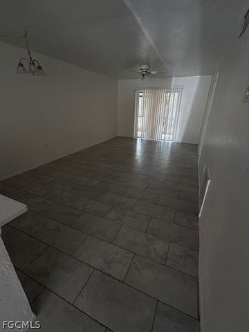 2700 Park Windsor DR 707, Fort Myers, FL 33901