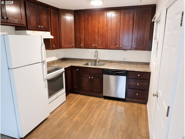1127 Se 89TH Ave, Portland, OR 97216