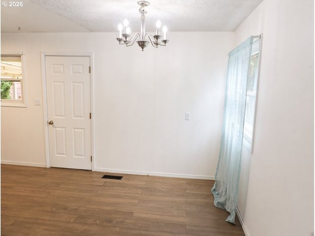 1127 Se 89TH Ave, Portland, OR 97216