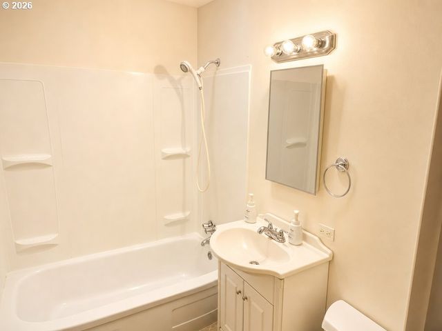 1127 Se 89TH Ave, Portland, OR 97216