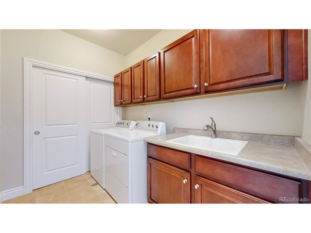 9198 Ridgegate Pkwy, Lone Tree, CO 80124