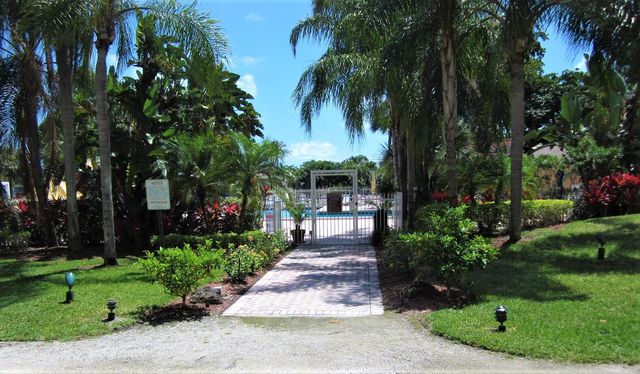 2255 Lindell Boulevard, Delray Beach, FL 33444