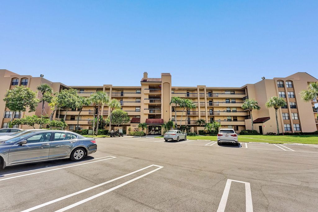 2255 Lindell Boulevard, Delray Beach, FL 33444