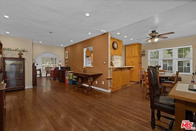 2080 E Washington Boulevard, Pasadena, CA 91104