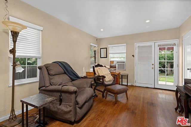 2080 E Washington Boulevard, Pasadena, CA 91104