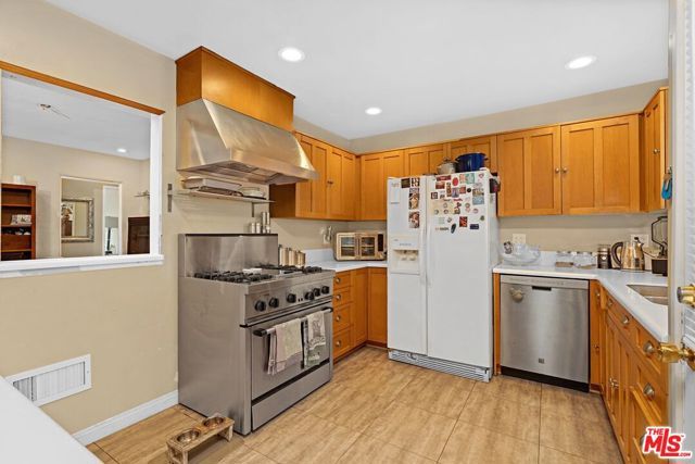 2080 E Washington Boulevard, Pasadena, CA 91104