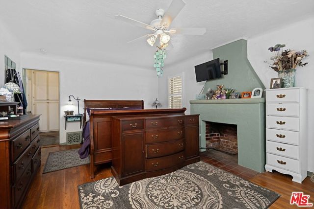 2080 E Washington Boulevard, Pasadena, CA 91104