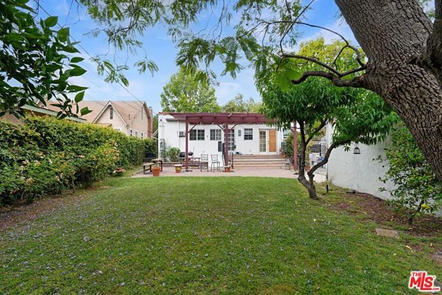 2080 E Washington Boulevard, Pasadena, CA 91104