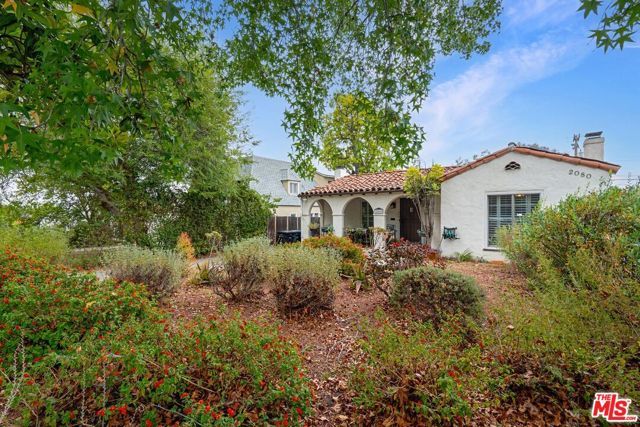 2080 E Washington Boulevard, Pasadena, CA 91104
