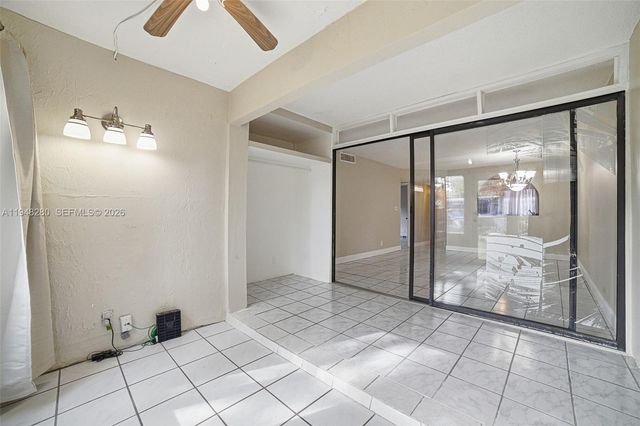 7830 NW 33rd St 504, Davie, FL 33024