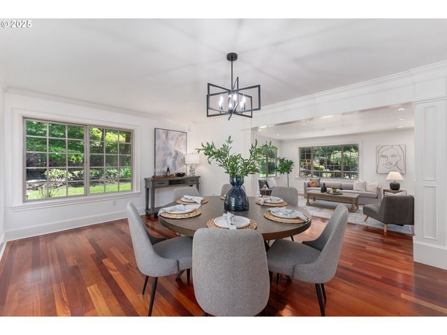 6145 Sw SWEETBRIAR Ct, Portland, OR 97221