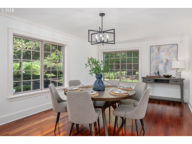 6145 Sw SWEETBRIAR Ct, Portland, OR 97221