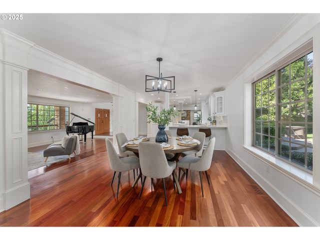 6145 Sw SWEETBRIAR Ct, Portland, OR 97221