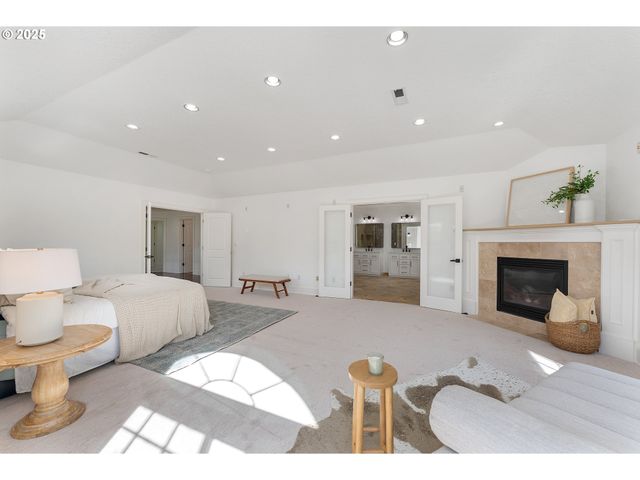 6145 Sw SWEETBRIAR Ct, Portland, OR 97221