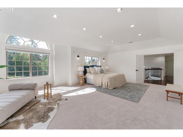 6145 Sw SWEETBRIAR Ct, Portland, OR 97221