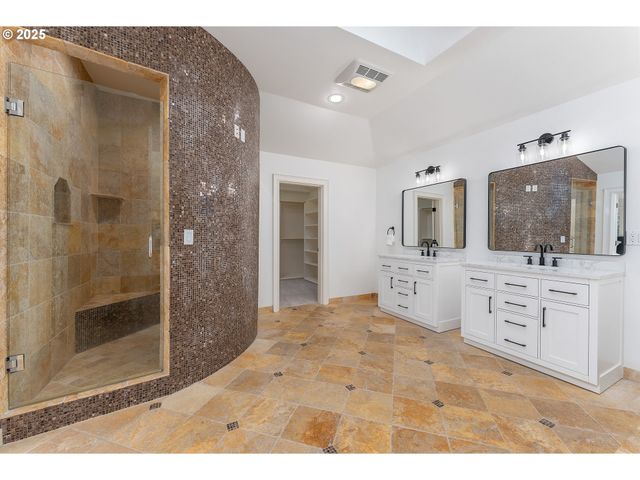 6145 Sw SWEETBRIAR Ct, Portland, OR 97221