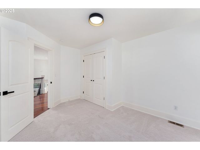 6145 Sw SWEETBRIAR Ct, Portland, OR 97221