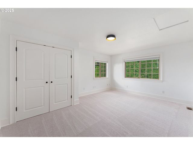 6145 Sw SWEETBRIAR Ct, Portland, OR 97221