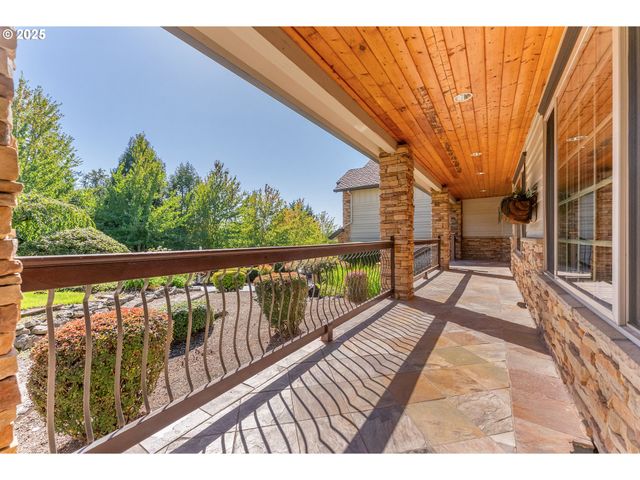 6145 Sw SWEETBRIAR Ct, Portland, OR 97221