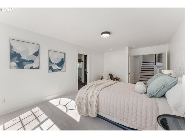 6145 Sw SWEETBRIAR Ct, Portland, OR 97221