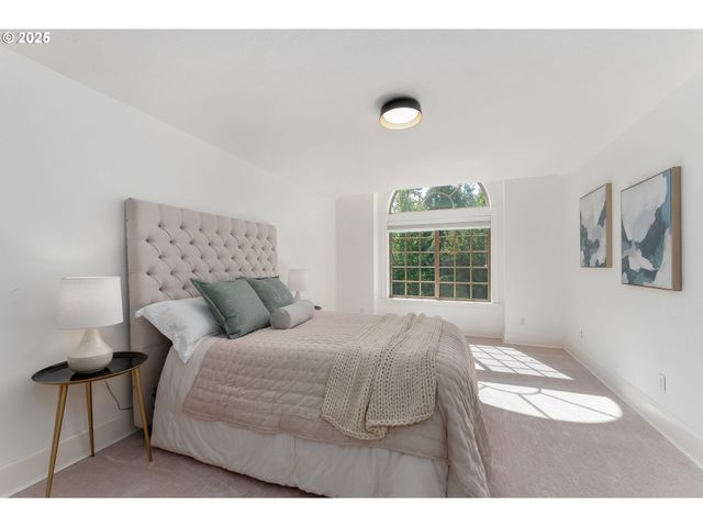 6145 Sw SWEETBRIAR Ct, Portland, OR 97221