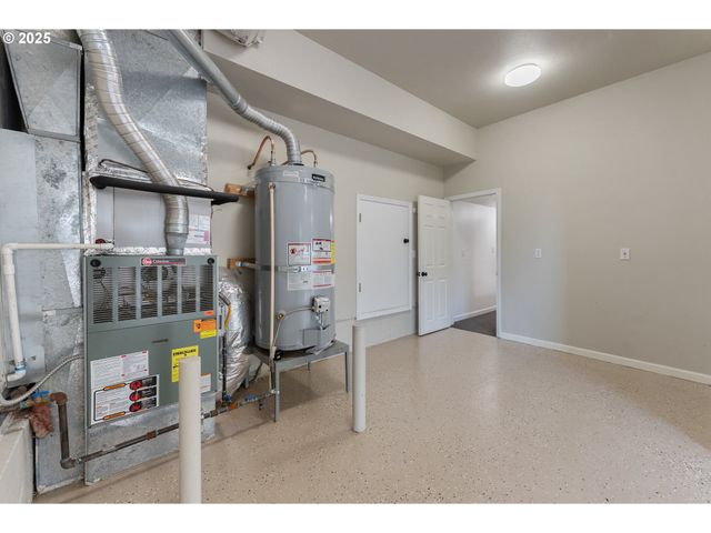 6145 Sw SWEETBRIAR Ct, Portland, OR 97221