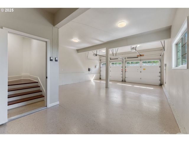 6145 Sw SWEETBRIAR Ct, Portland, OR 97221