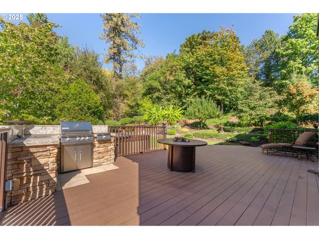 6145 Sw SWEETBRIAR Ct, Portland, OR 97221