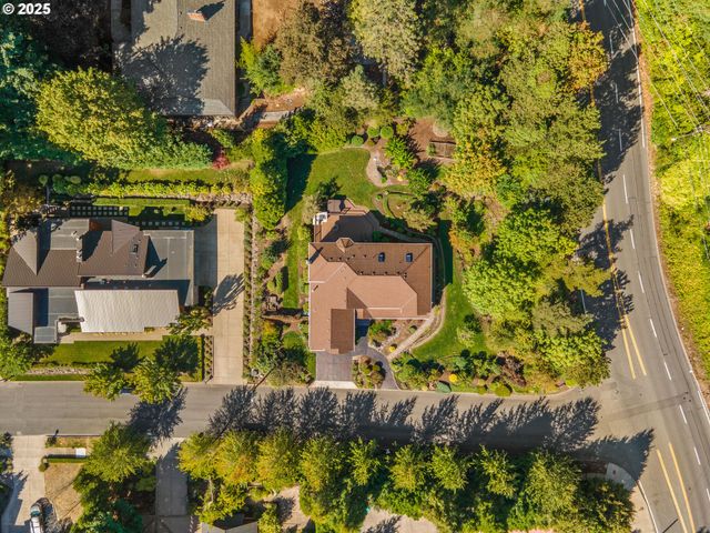 6145 Sw SWEETBRIAR Ct, Portland, OR 97221