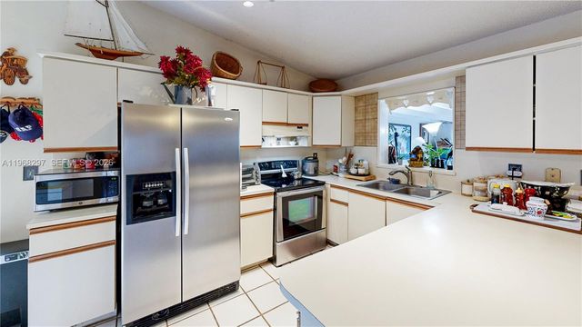 14543 SW 97th St, Miami, FL 33186