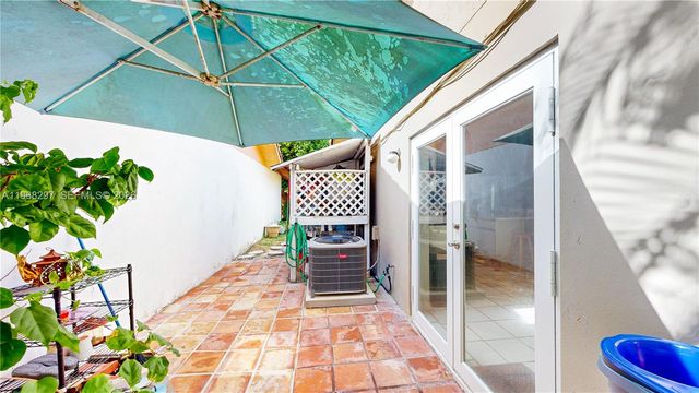 14543 SW 97th St, Miami, FL 33186