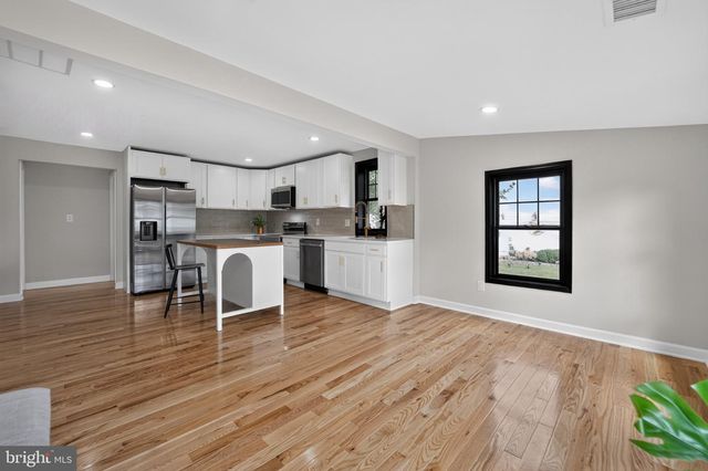 4922 DOGWOOD ST, Shady Side, MD 20764