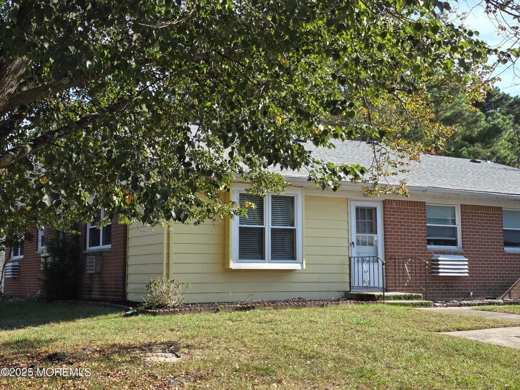 5 Alden Court, A, Whiting, NJ 08759