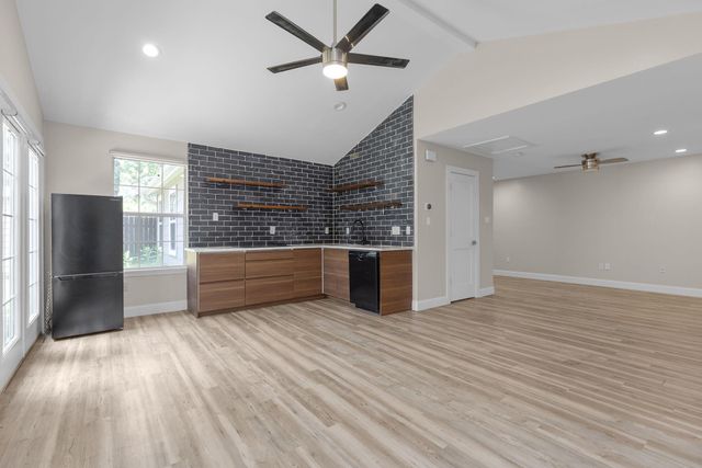 3909 Willbert RD B, Austin, TX 78751