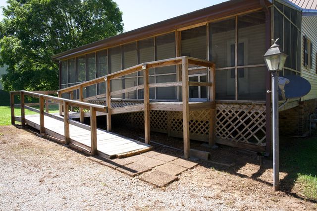 320 Marsh Dr, Sparta, TN 38583